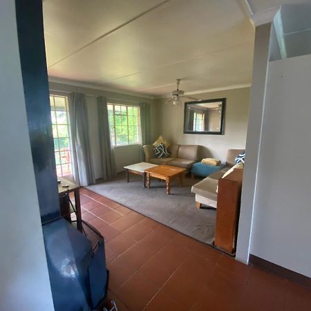 Villa Under The Oak Underberg Esterno foto